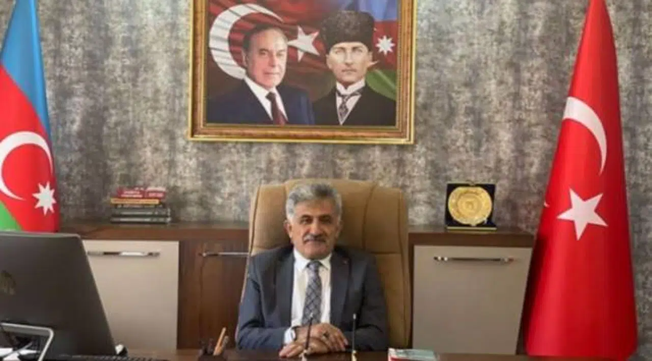 'Türkçe bilmediği' halde eğitim müşaviri olarak atanan bürokrattan tepki çeken paylaşımlar