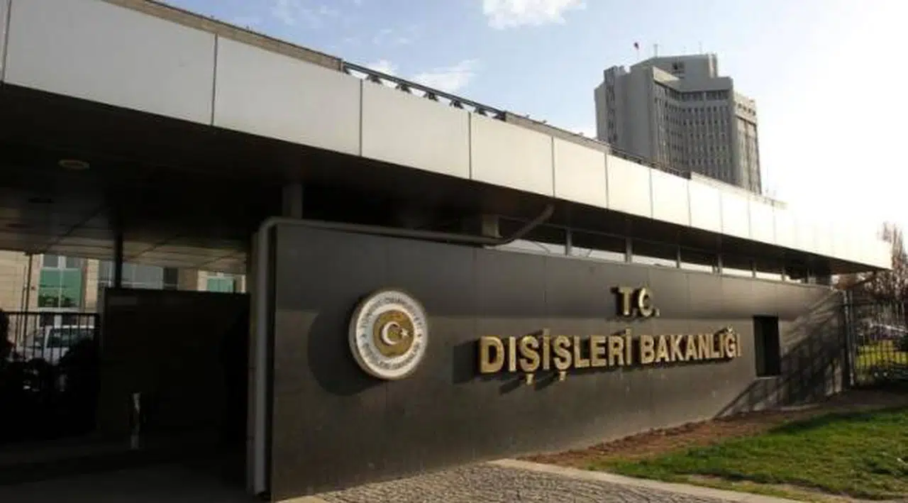 Türkiye, Ege'deki gayriaskeri statüdeki iki adaya silah sevkiyatını protesto etti