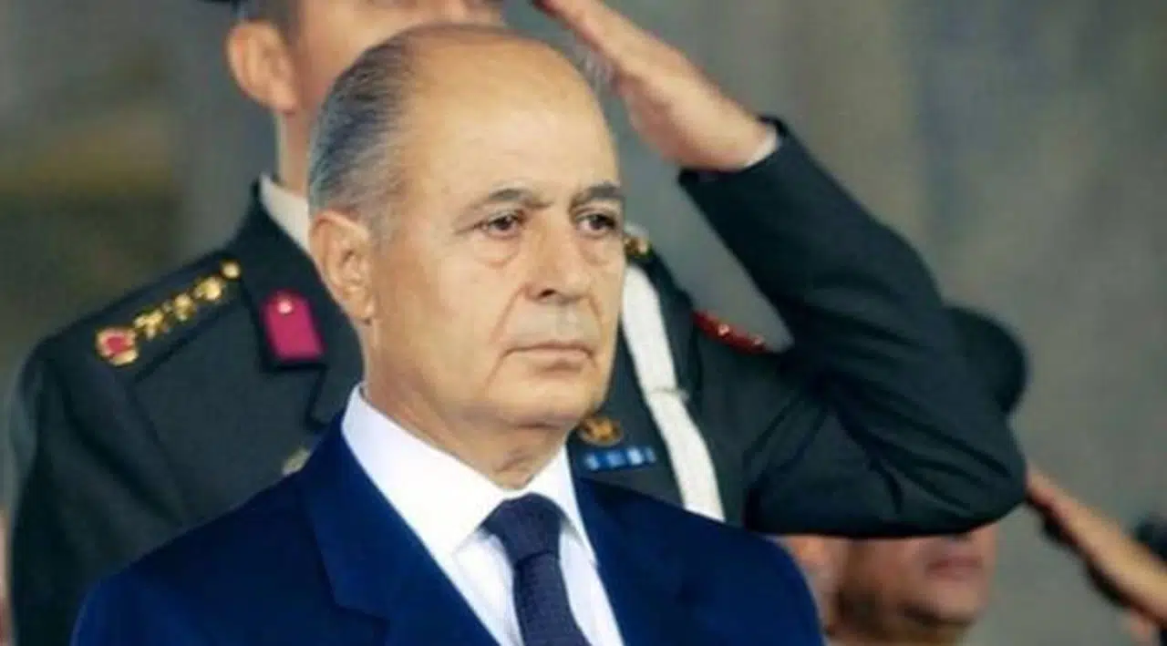 Uzun süredir sessizdi: Ahmet Necdet Sezer, ettiği telefonla gündeme geldi