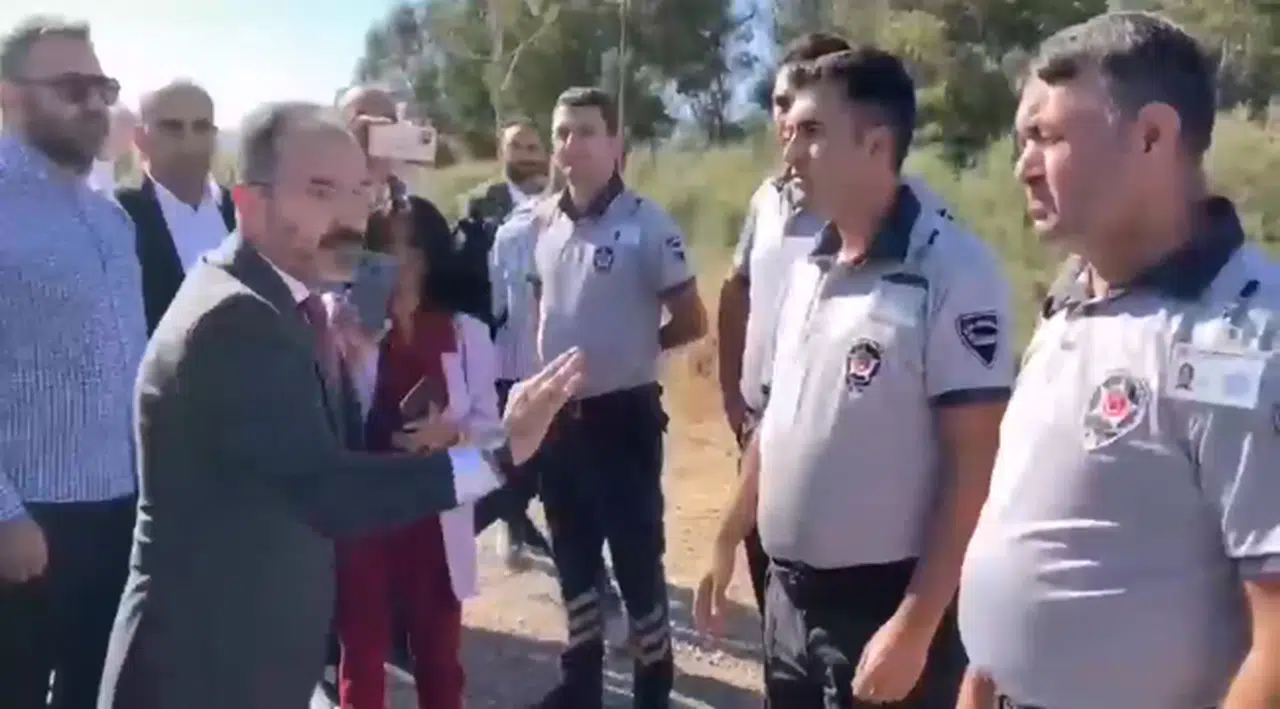 AK Parti İzmir'in Çiğli Arıtma Tesisi'ne girişi engellendi