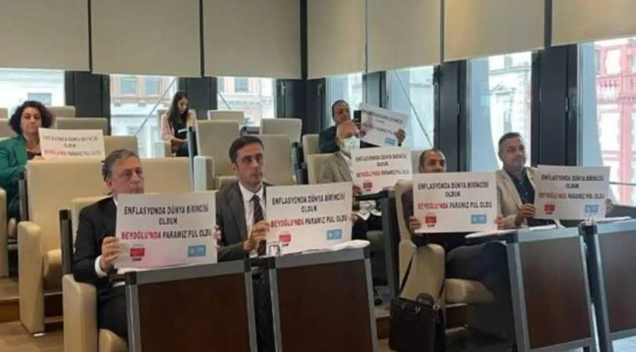 AKP'li belediye 'bütçeyi enflasyon oranında artırdık' dedi: 'Gerçek oran yüzde 138' tepkisi