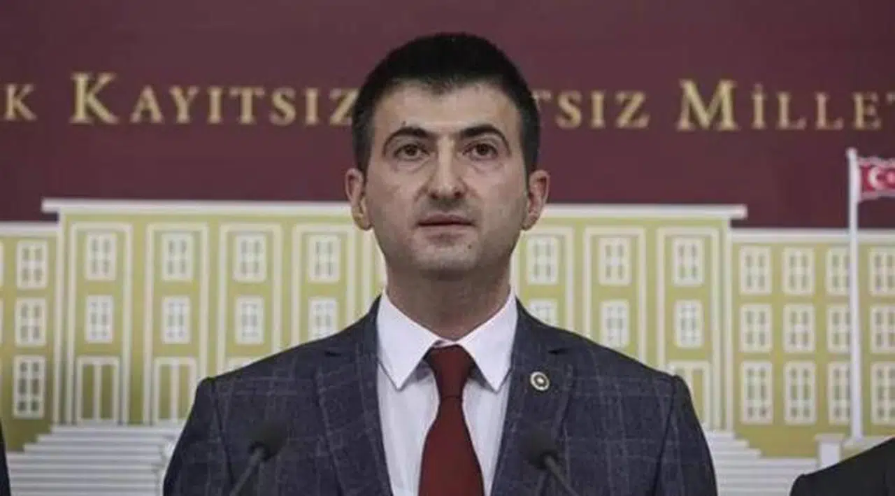 AKP o koltuğu yine kaybetti, Mehmet Ali Çelebi de kurtaramadı