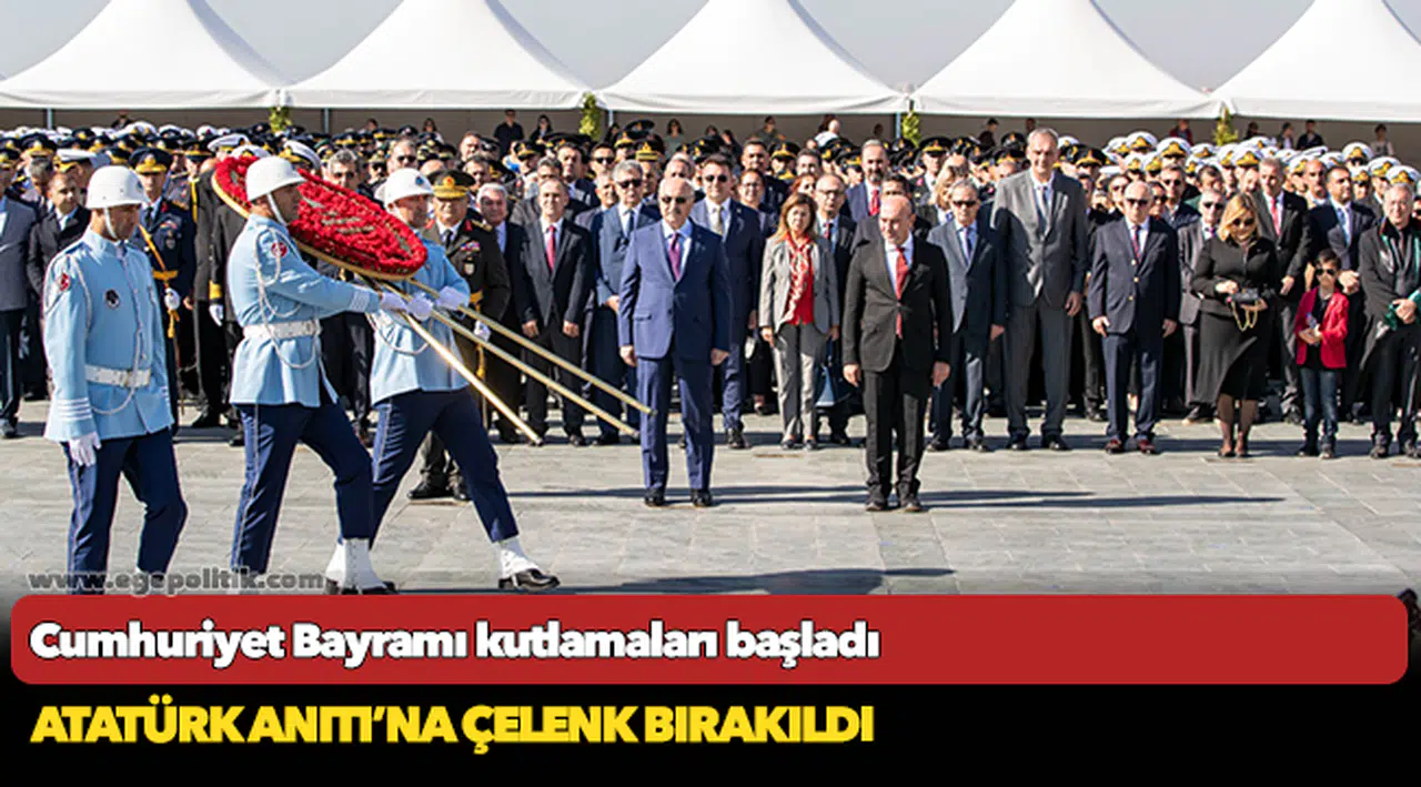 Atatürk Anıtı’na çelenk bırakıld