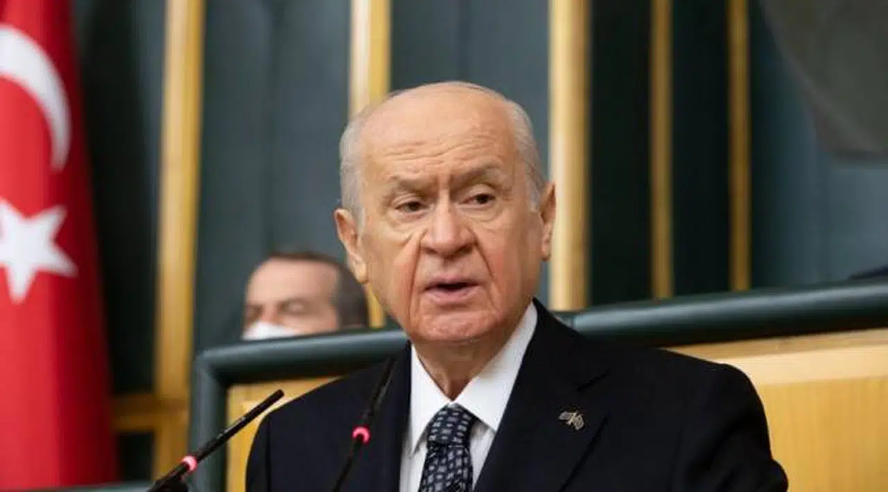 Bahçeli'den türban açıklaması: 'Hayırlı bir teşebbüs, destek vereceğiz'