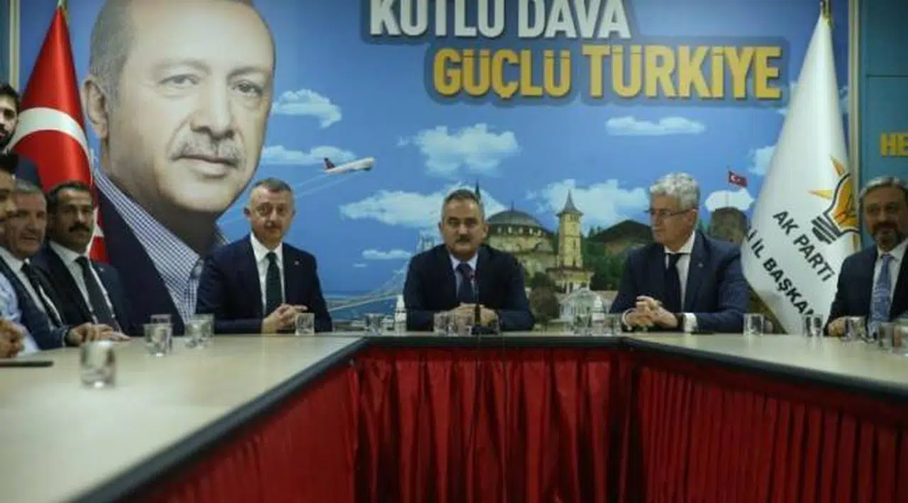 Bakan Özer iş bırakma eylemi öncesi öğretmenleri hedef aldı