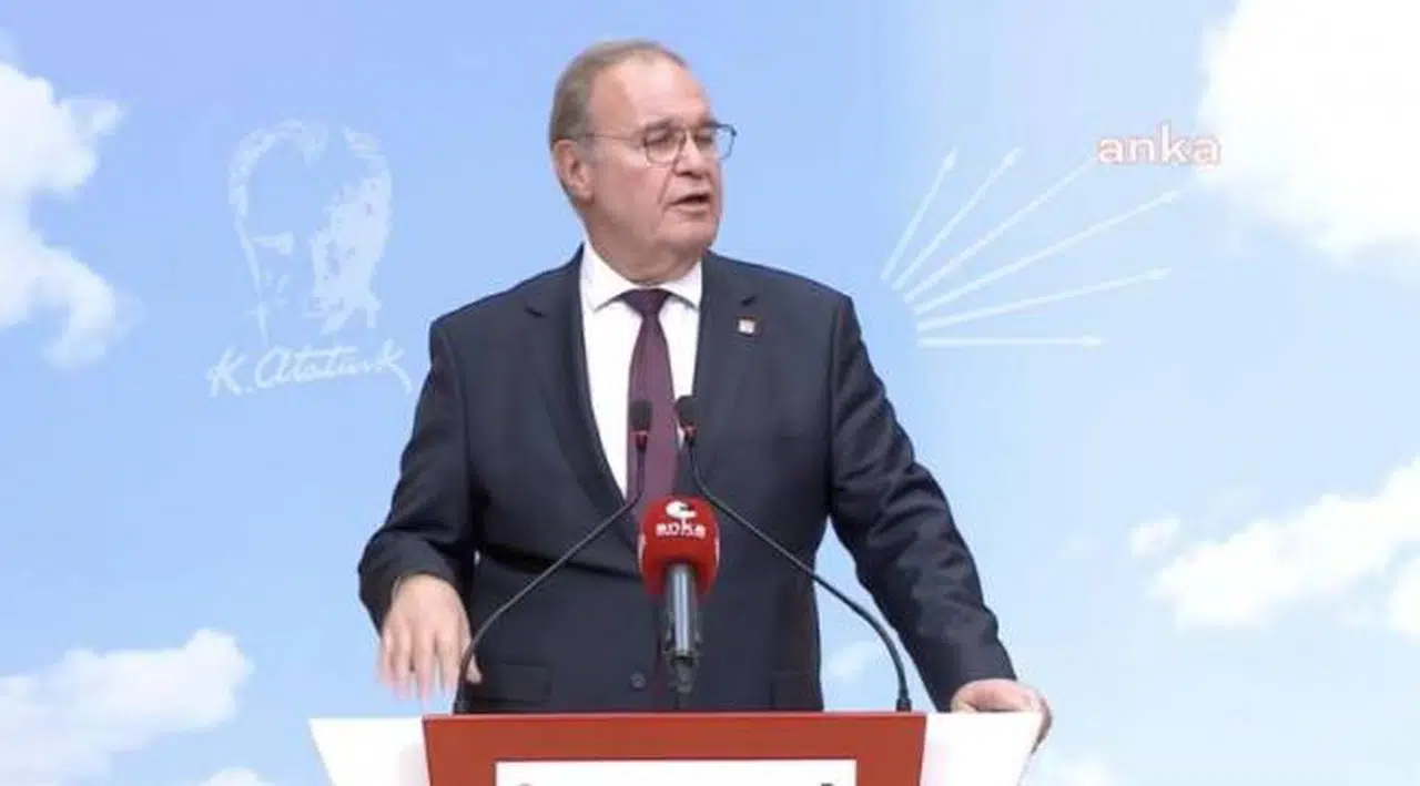 CHP Sözcüsü Öztrak: Bu memurları devlete kim aldı?
