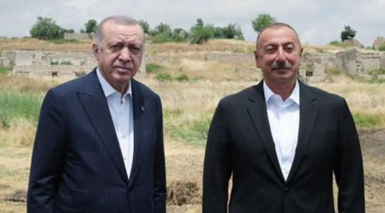 Erdoğan'dan Azeri gazeteciye: Soros hep gazetecileri satın alıyor