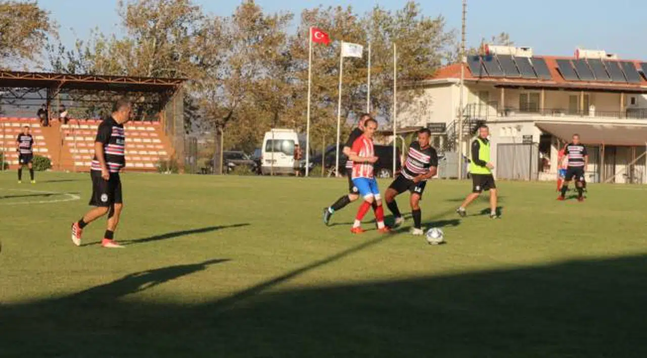 Foça ile Torbalı Masterlerin gol düellosu; 5 -3