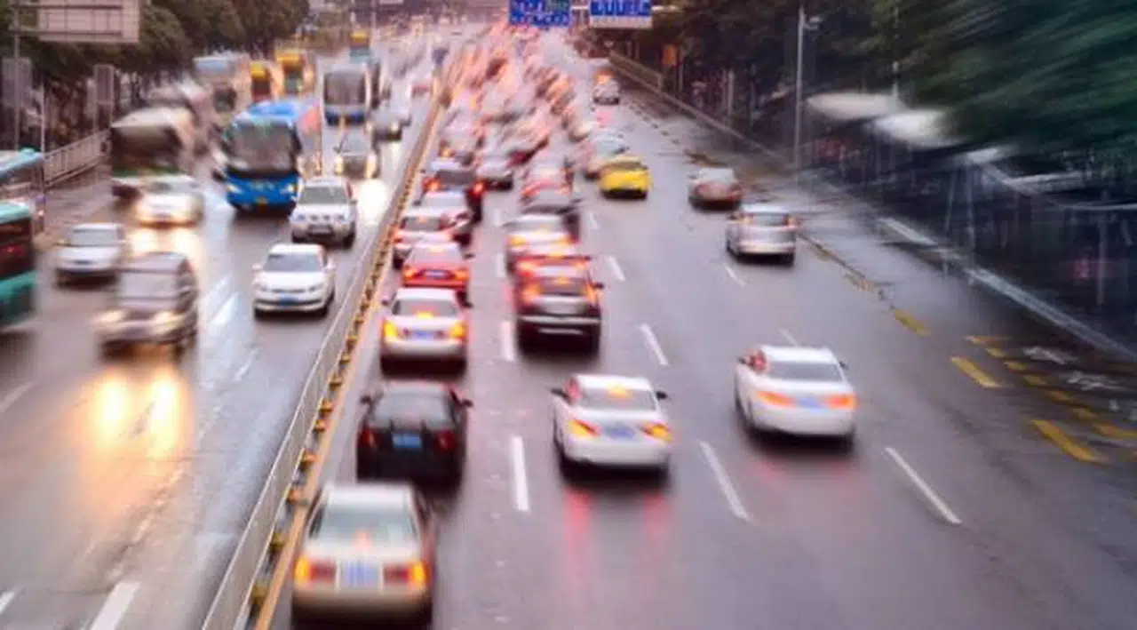 İzmir'de trafiğe kayıtlı araç sayısı Eylül ayı sonu itibarıyla 1 milyon 627 bin 885 oldu