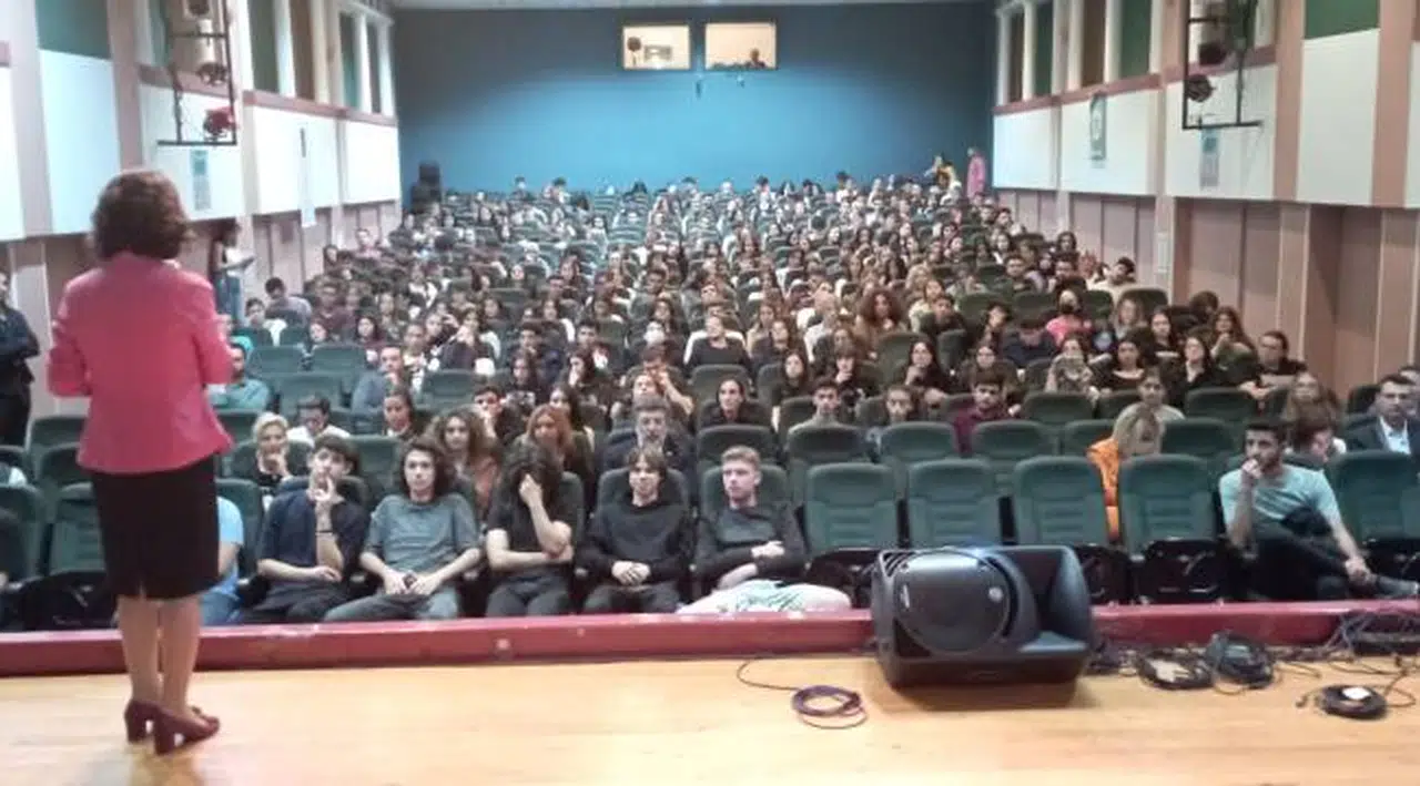 İZMİRLİ GENÇLERE AVRUPA BİRLİĞİ FIRSATLARI TANITILDI