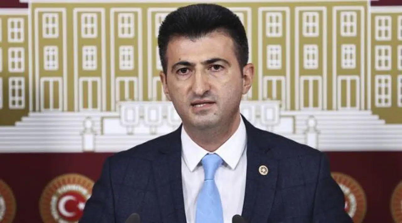 Mehmet Ali Çelebi AK Parti'ye katıldı: "Erdoğan'a şükranlarımı sunuyorum"