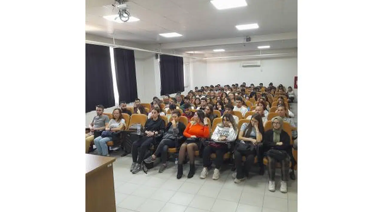 Ödemiş Kent Konseyi Gençlik Meclisi, yüksekokul öğrencileriyle buluştu: “AMACIMIZ GENÇLİĞİN SESİNİ DUYURMAK”