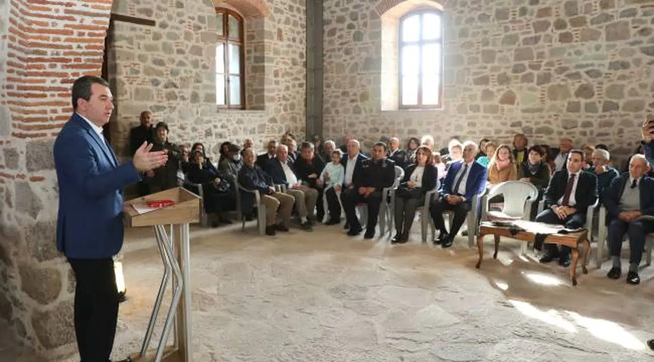 Bergama'da tarihi tören