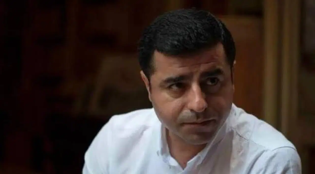 Demirtaş: Masum sivilleri açıkça hedef alan terör eylemini de lanetliyorum