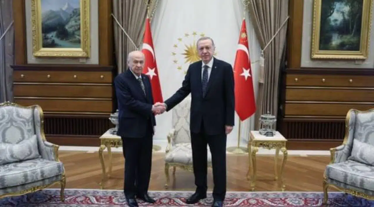 Erdoğan, Bahçeli ile Saray'da görüştü