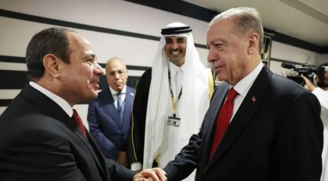 Erdoğan ve Sisi'nin tokalaşmasını kim organize etti: İşte yanıtı...