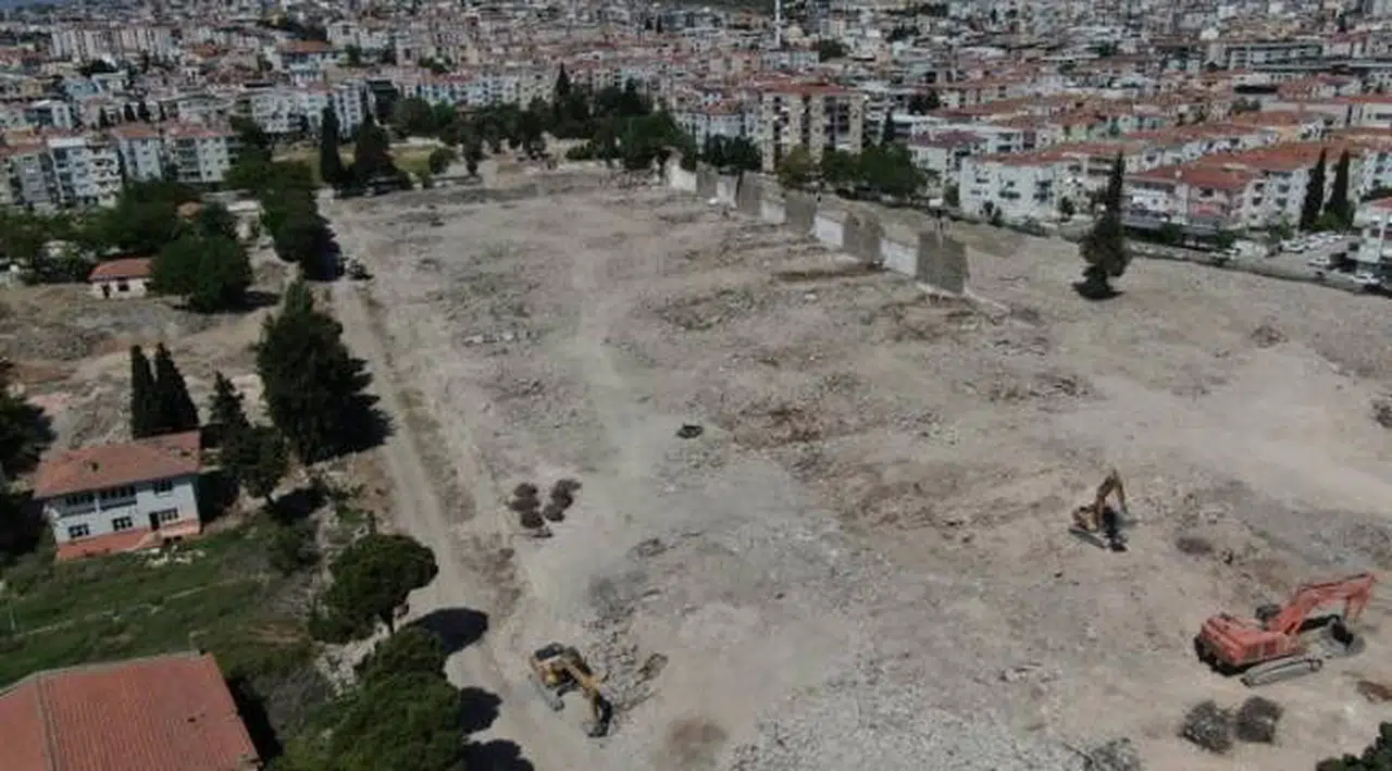 ESKİ BUCA CEZAEVİ ALANI KAMUSAL KULLANIMA DÖNÜŞTÜRÜLMELİDİR!