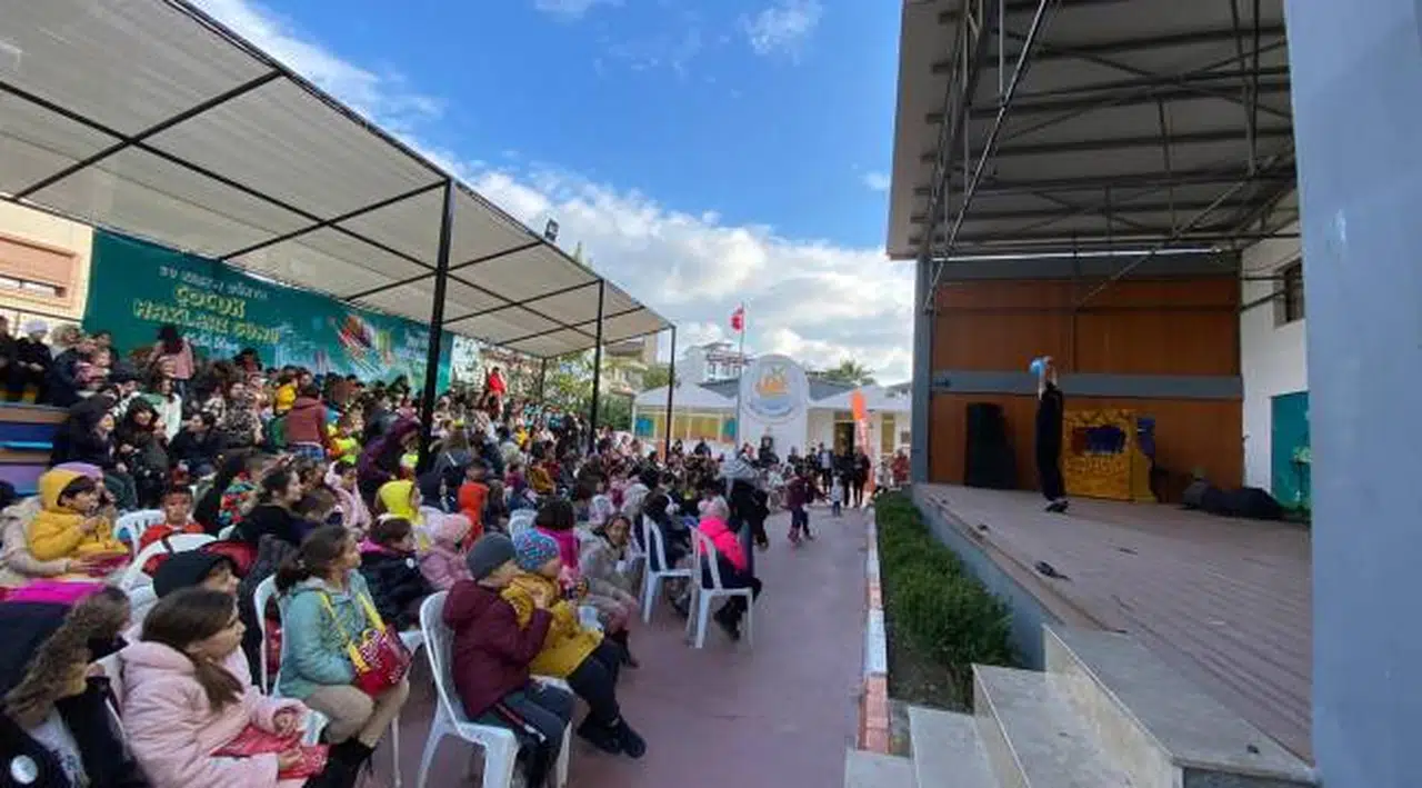 İzmir’de Çocuk Hakları Günü unutulmadı