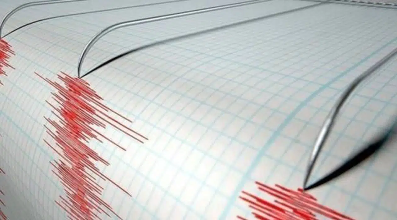 İzmir'de korkutan deprem