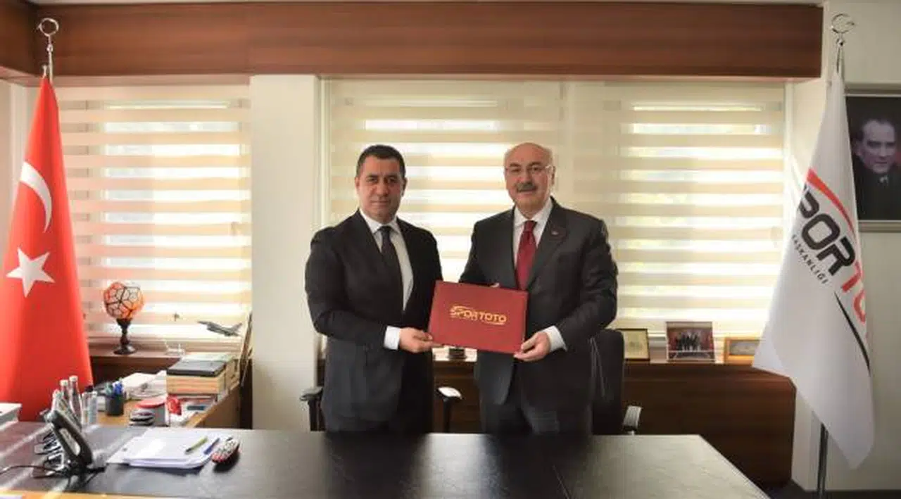 İZMIR’E 50 YENİ FUTBOL SAHASI MÜJDESİ
