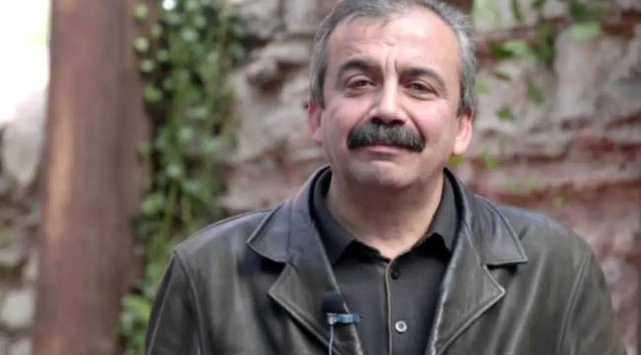 Sırrı Süreyya Önder’e hapis cezası