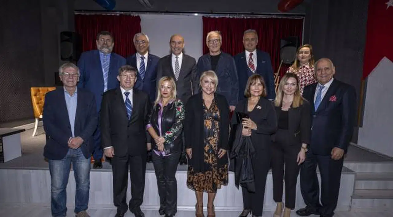 Yabancı Gazetecilerden İzmir’e övgü