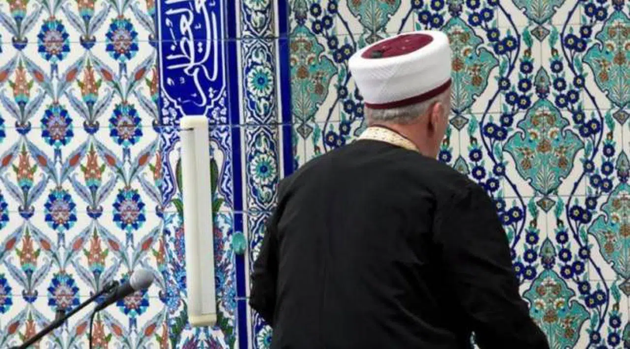 'Camide basılan imam' skandalıyla ilgili valilikten açıklama