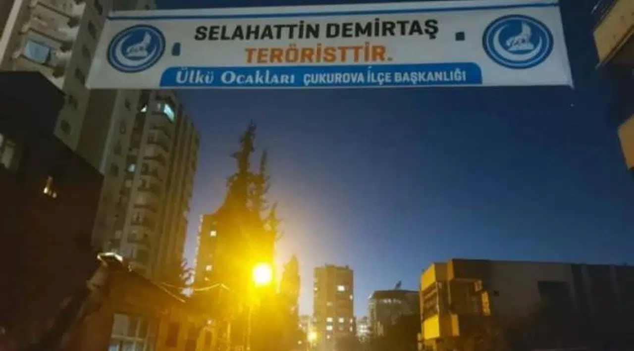 Demirtaş’tan Ülkü Ocakları pankartına suç duyurusu
