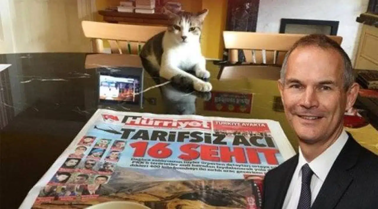 Eski İngiltere Başkonsolosu'ndan tuhaf paylaşım