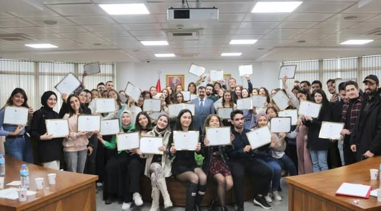 İKÇÜ’lü Öğrencilerin TÜBİTAK Projeleri Başarısı