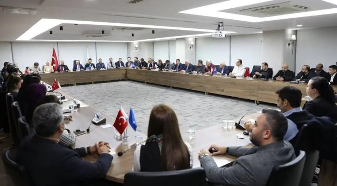 İl Başkanı Kerem Ali Sürekli;  “Soyer haklı; İzmir hizmet bekliyor”