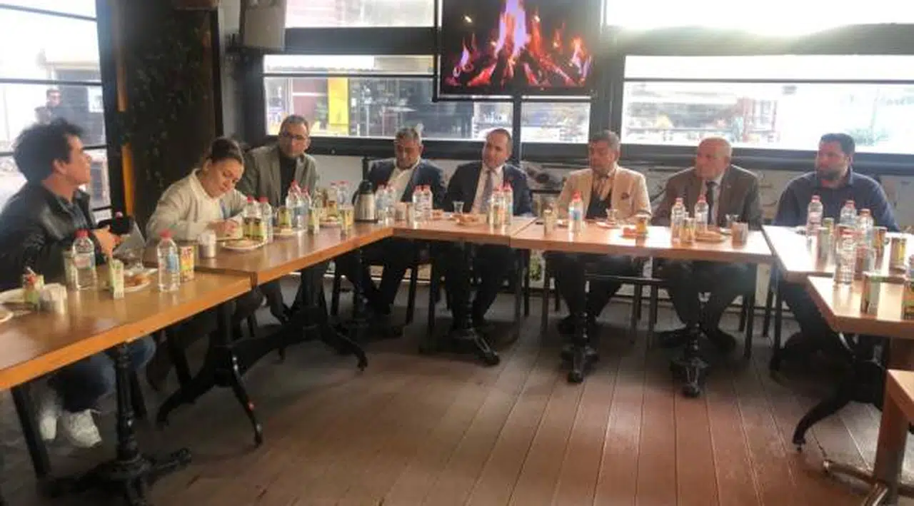 Kent ve Demokrasi Derneği Konak'ta engellenen bireyler ve aileleriyle buluştu