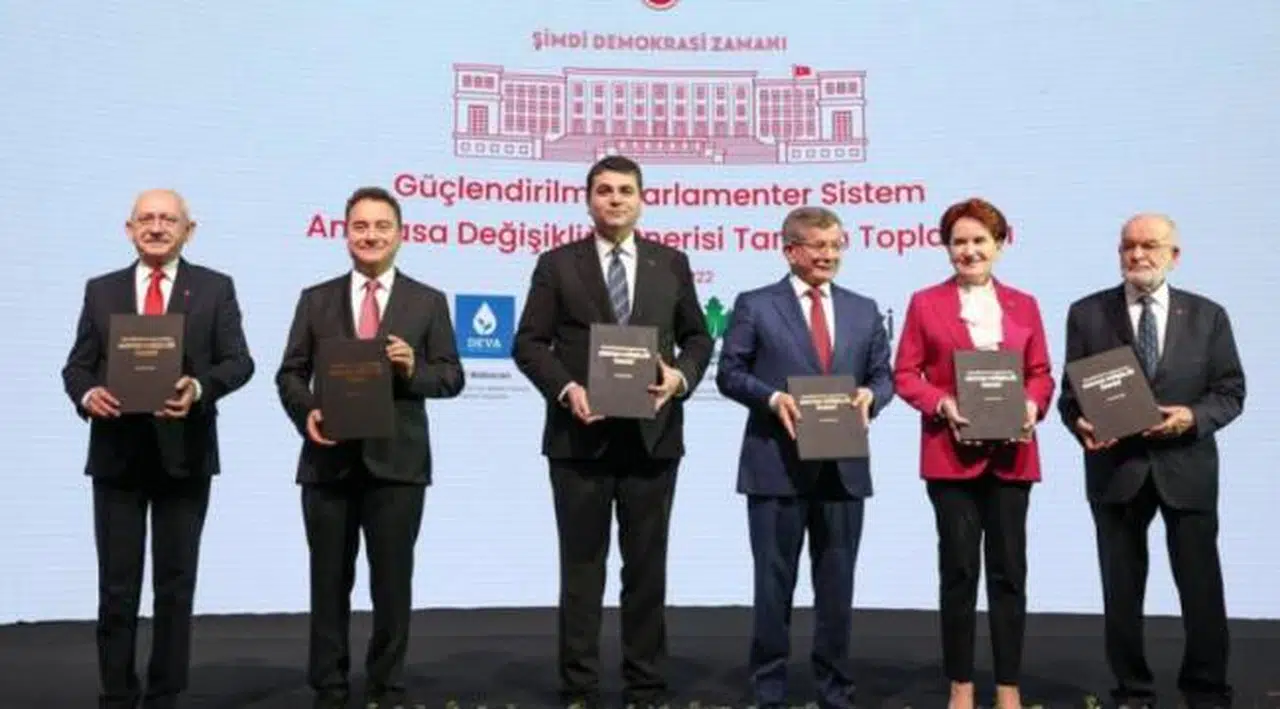 'Muhalefet kendi içinde didişerek seçimi kaybedebilir'