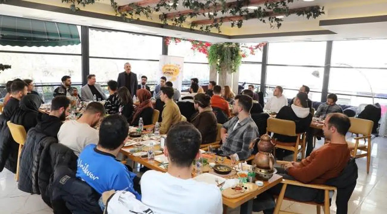 AK Parti İzmir İl Başkanı Kerem Ali Sürekli;  “Mührümüzü gençlerle vuracağız!”