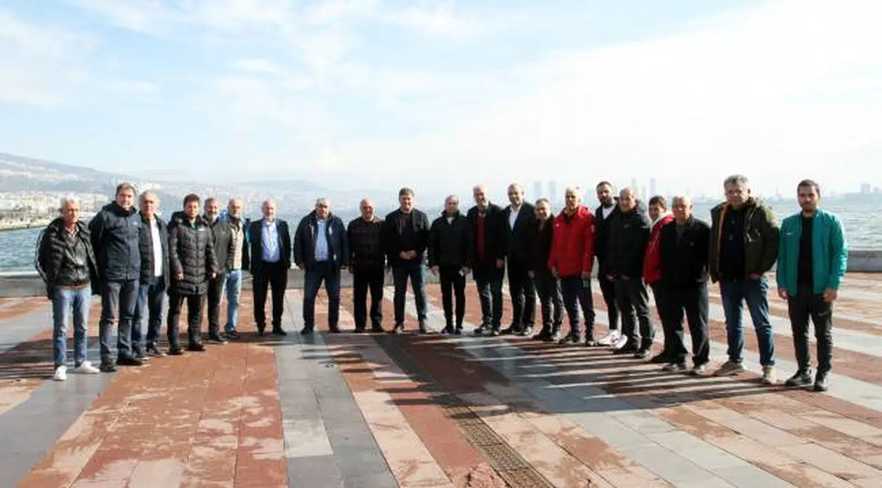 Başkan Tugay ve amatör kulüplerden dayanışma buluşması