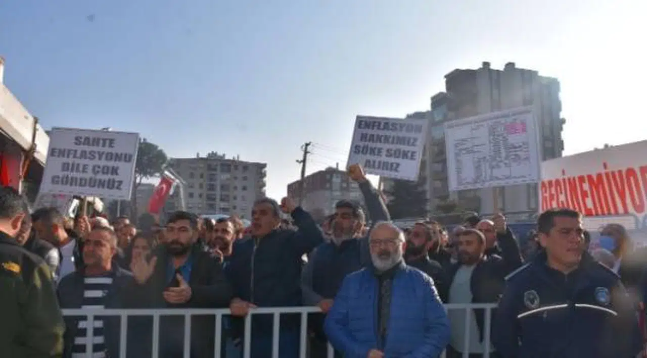 Eylem yapan Çiğli Belediyesi personelleri hakkında işlem başlatıldı