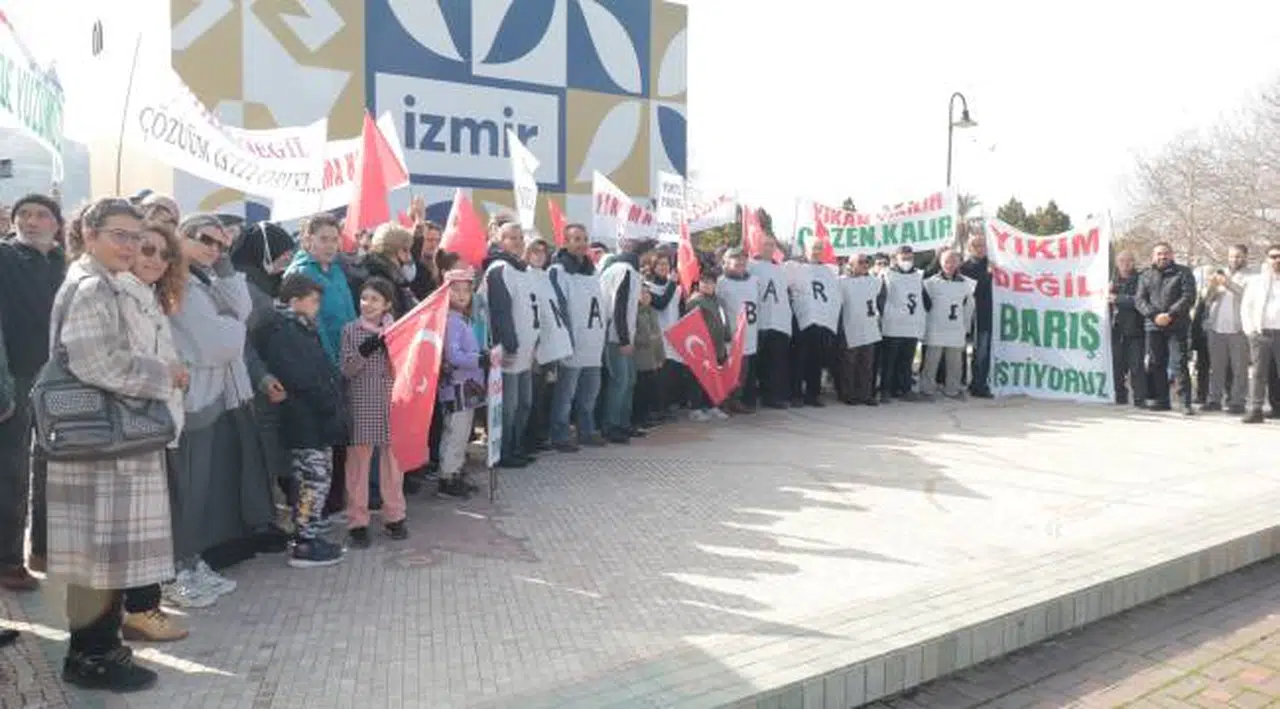İmar Barışı Mağdurları İzmir’den ses verdi:  “İptal edilen yapı kayıt belgelerimizi istiyoruz”