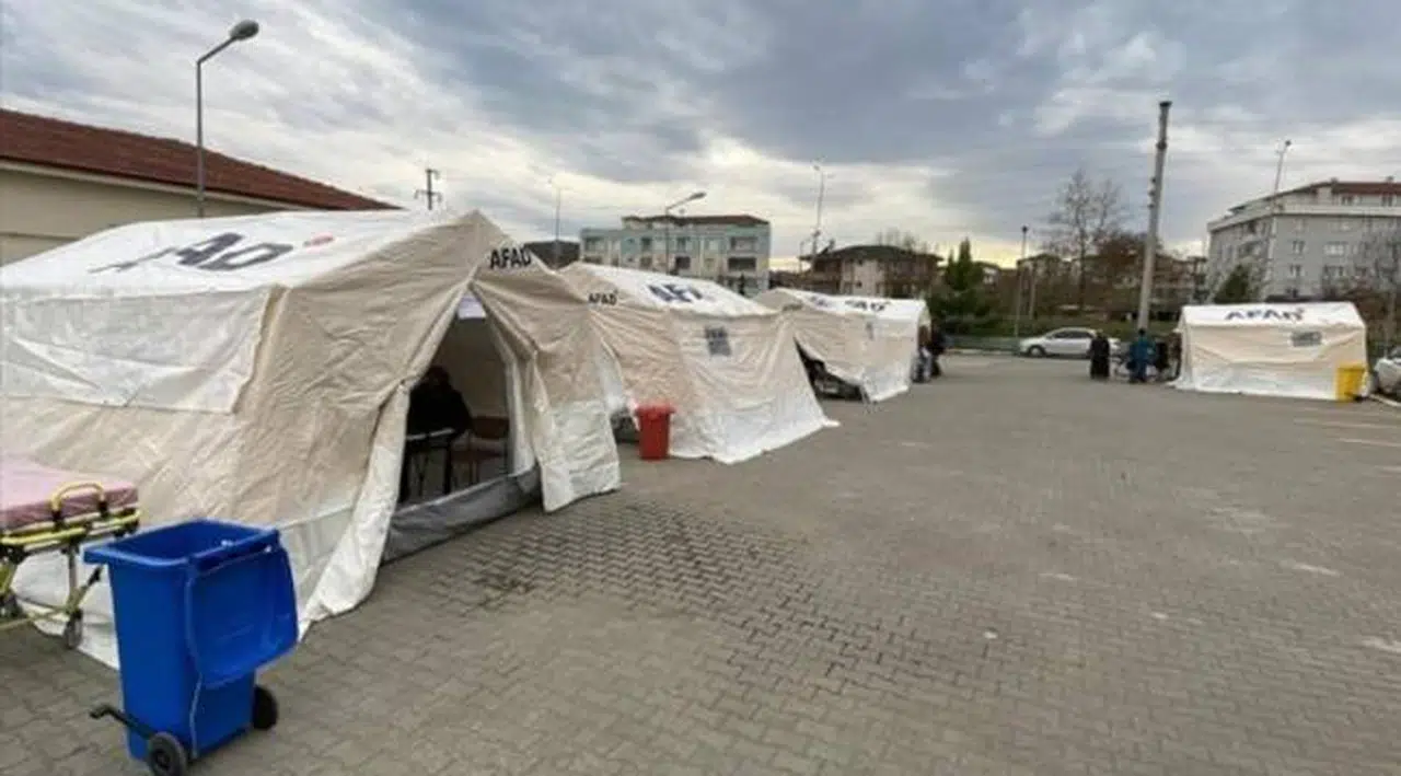 AFAD deprem bölgesine kurulan çadır sayısını açıkladı
