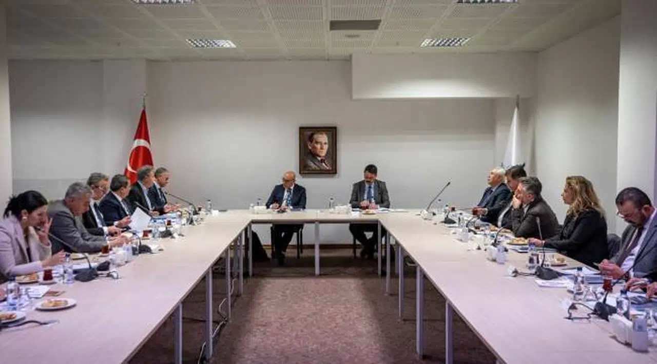 Başkan Soyer, 11 ilçe belediye başkanıyla bir araya geldi: