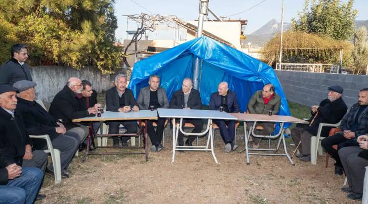 Başkan Soyer Osmaniye’de depremden etkilenen köyleri ziyaret etti