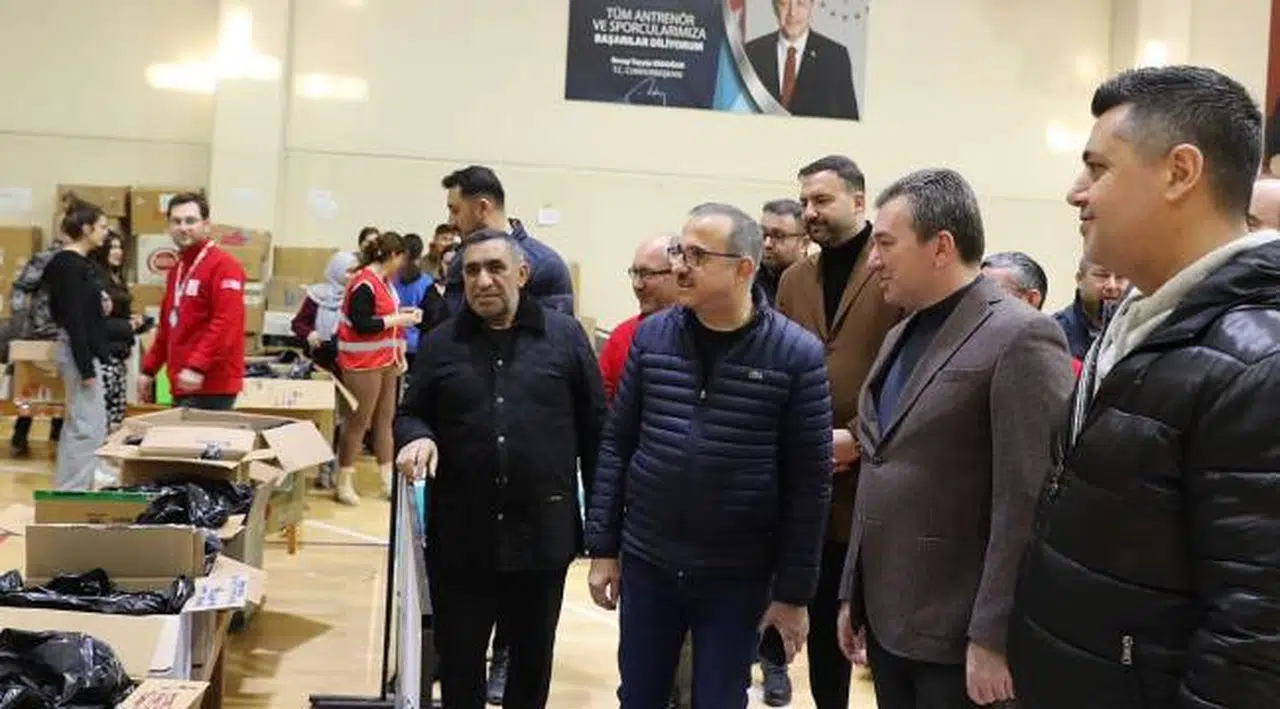 Başkan Sürekli’den yardım raporu  “İhtiyaç malzemesi 147 TIR bölgeye gönderildi”