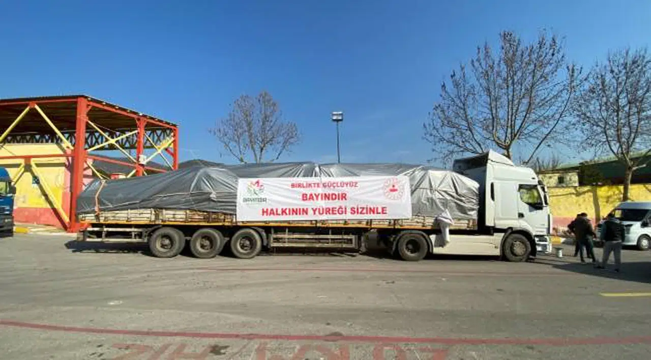 Bayındır’dan Deprem Bölgesine Yakacak Malzeme Gönderildi