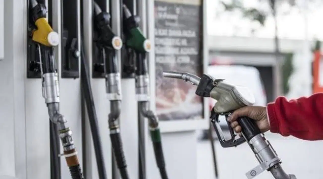 Benzin ve motorindeki indirim deprem bölgesinde bugün geçerli olacak