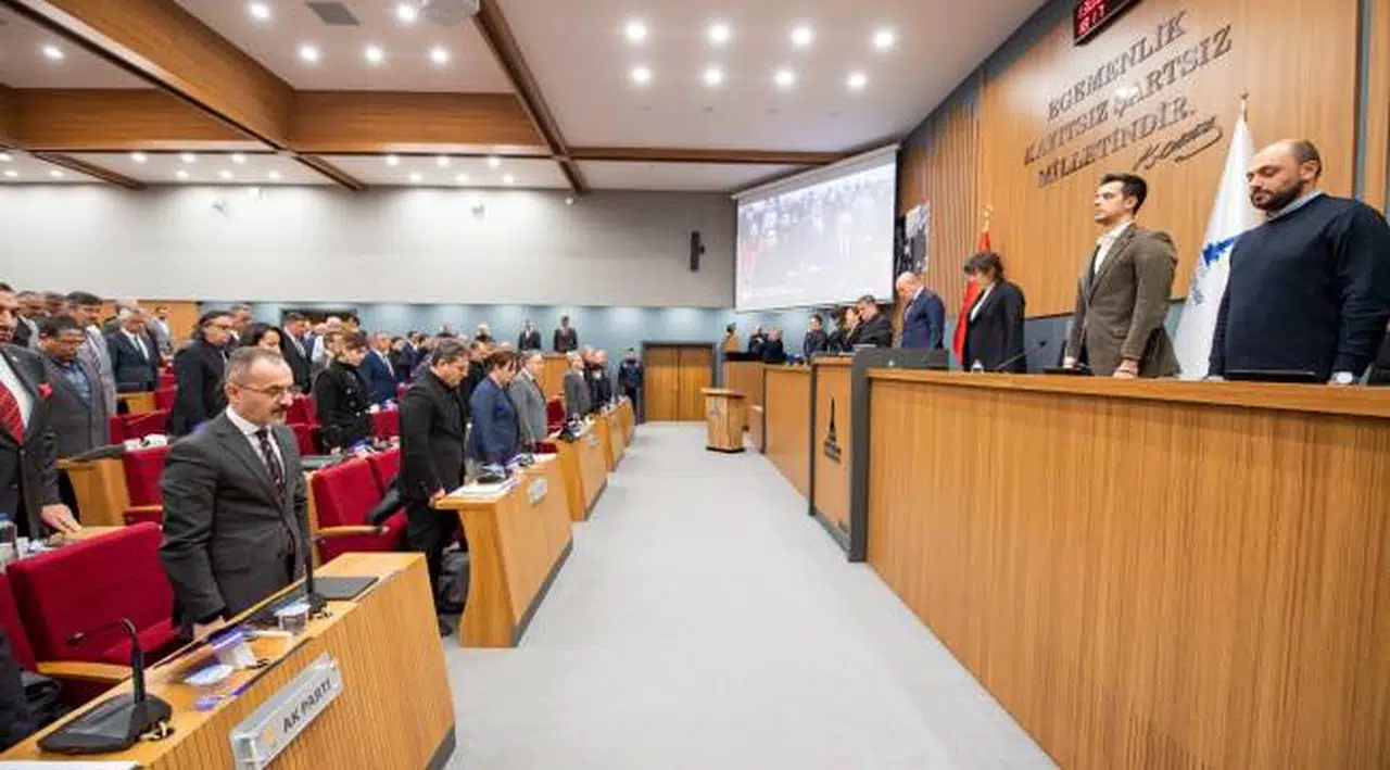 CHP ve İYİ Partili meclis üyeleri huzur haklarını depremzedeler için bağışladı