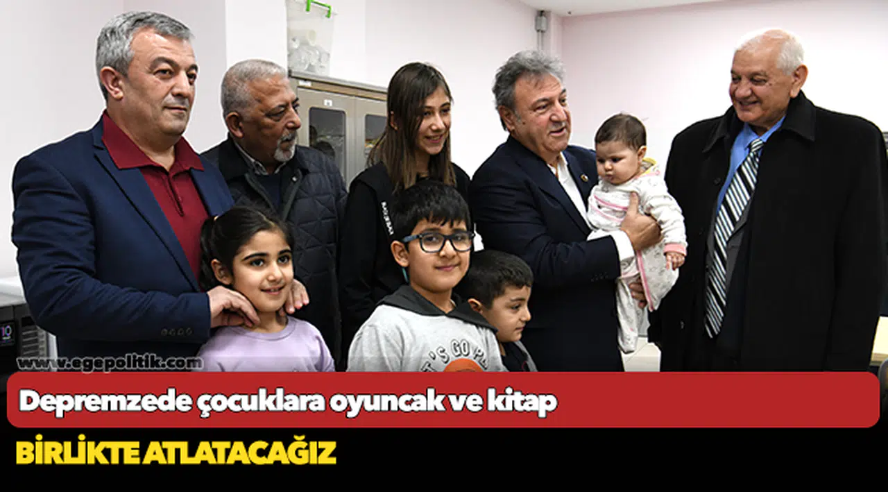 Depremzede çocuklara oyuncak ve kitap
