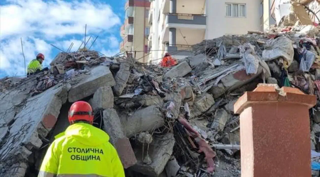 Dışişleri Bakanlığı: Deprem bölgelerinde 9 bin 793 yabancı arama kurtarma personeli var