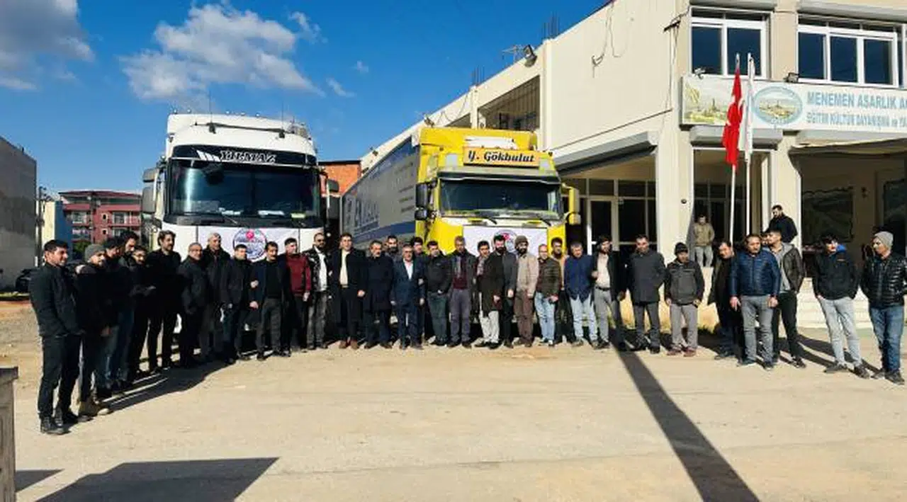 İzmir’deki Ağrılılar afet bölgesine 2 tır yardım gönderdi