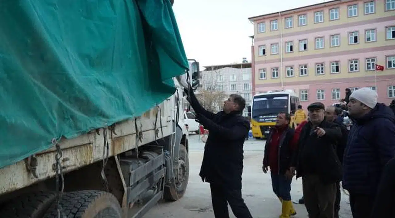 Karşıyaka’dan Islahiye’ye yardım eli