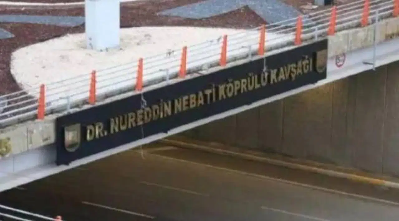 Köprülü kavşaktan Nebati'nin adı kaldırıldı