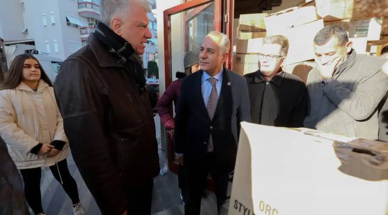 Narlıdere'den deprem bölgesine sevkiyat sürüyor